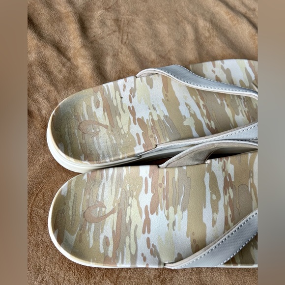 Olukai flip flops - Picture 3 of 7